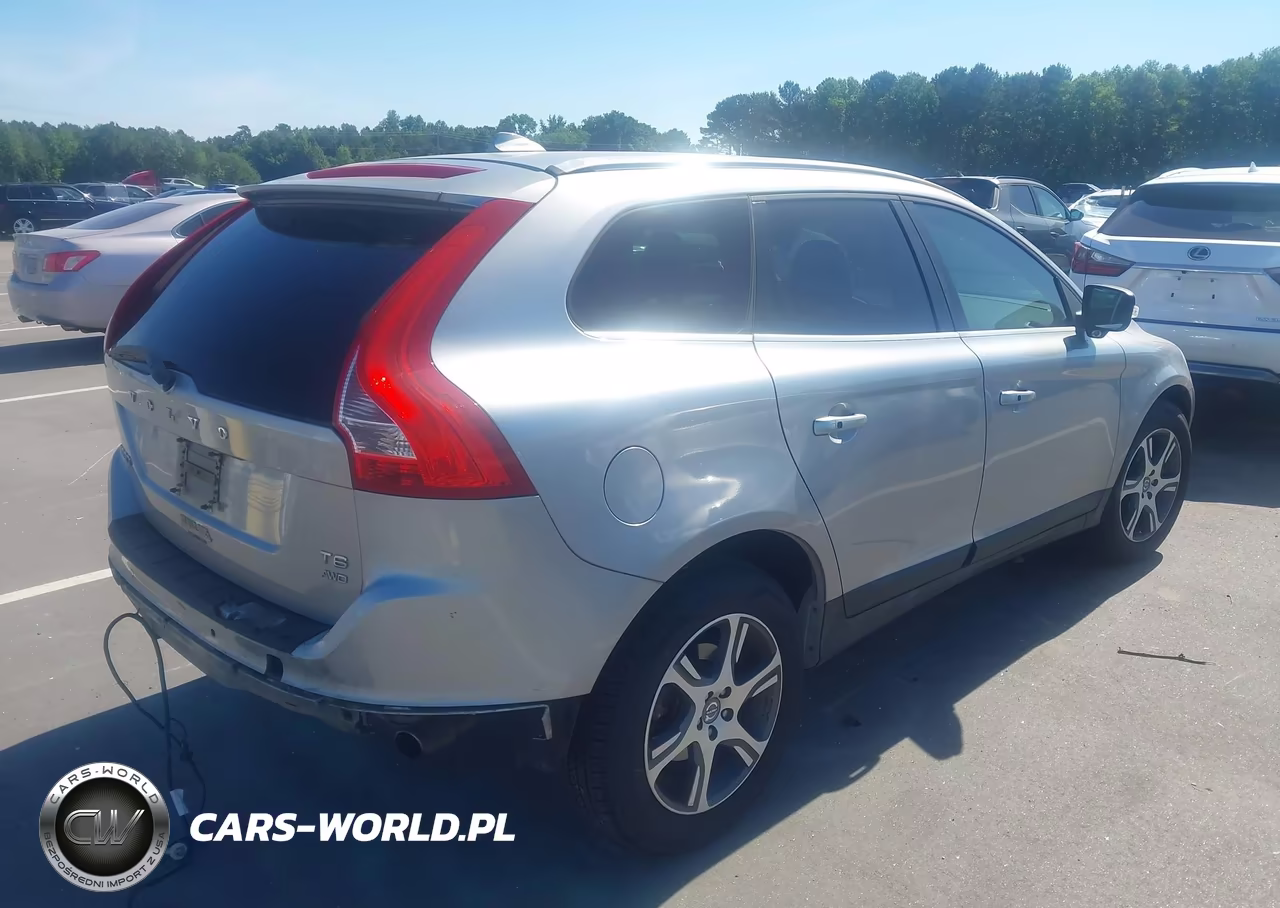 2011 Volvo Xc60 T6-T6 R-Design VIN:YV4902DZ0B2225440 - 4