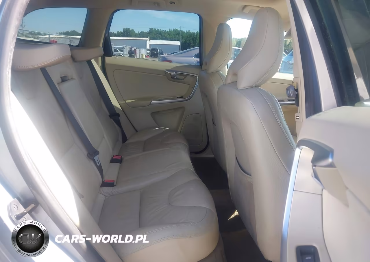 2011 Volvo Xc60 T6-T6 R-Design VIN:YV4902DZ0B2225440 - 8