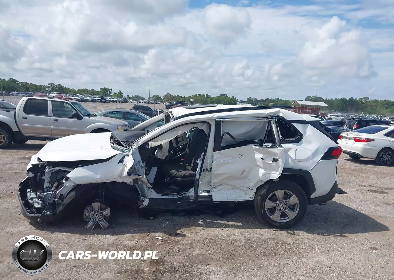 2024 Toyota Rav4 Xle VIN:2T3W1RFV2RW318483 - 13