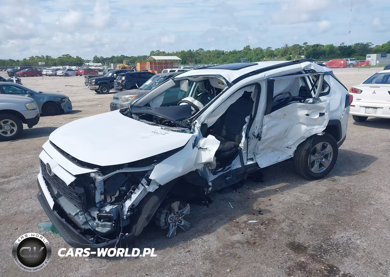 2024 Toyota Rav4 Xle VIN:2T3W1RFV2RW318483 - 2