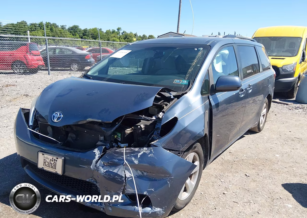 2017 Toyota Sienna Le 8 Passenger VIN:5TDKZ3DC0HS882123 - 6