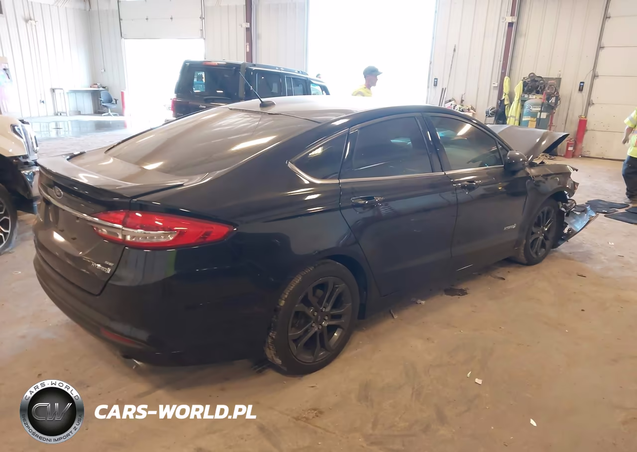 2018 Ford Fusion Hybrid Se VIN:3FA6P0LU9JR180350 - 4