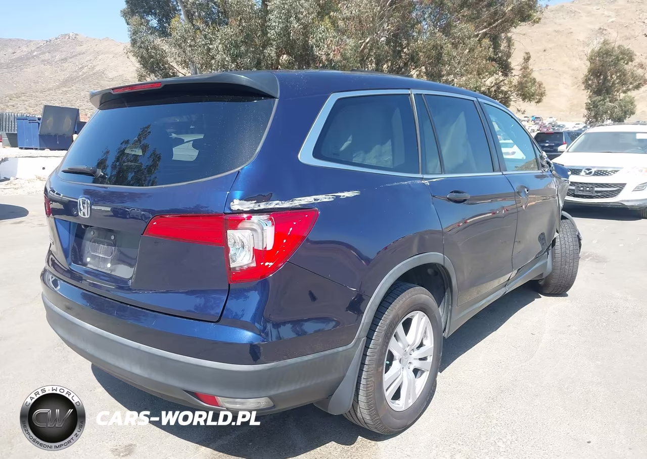 2018 Honda Pilot Lx VIN:5FNYF5H19JB026014 - 4