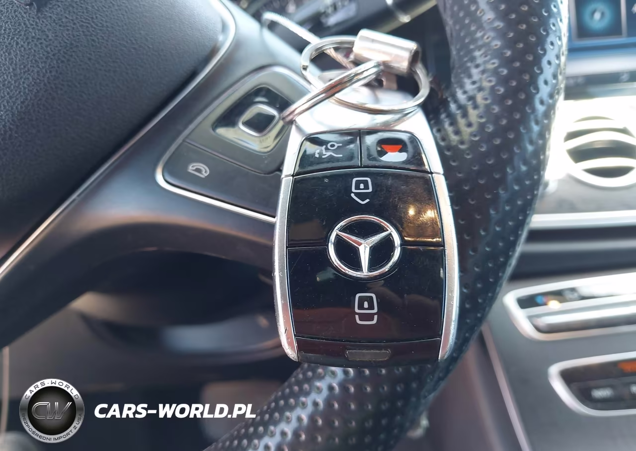 2018 Mercedes-Benz E 300 VIN:WDDZF4JB1JA299206 - 11