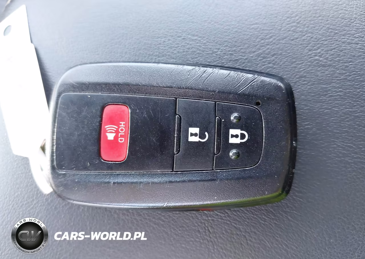 2021 Toyota Prius Limited VIN:JTDKAMFU2M3130468 - 11