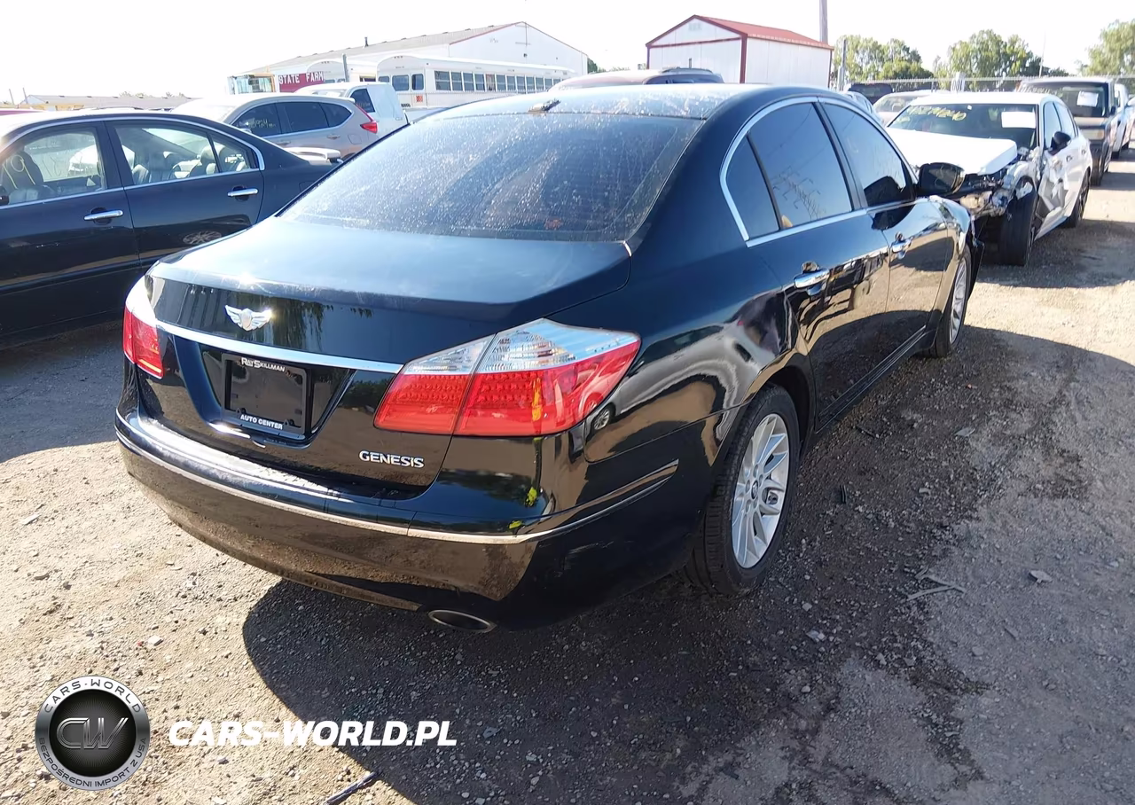 2011 Hyundai Genesis 3.8 VIN:KMHGC4DE3BU139176 - 4
