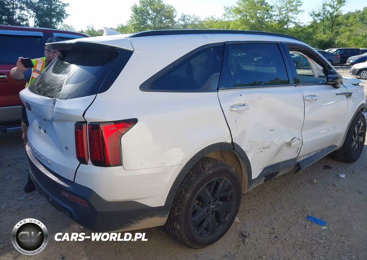 2021 Kia Sorento S VIN:5XYRLDLC2MG017376 - 4