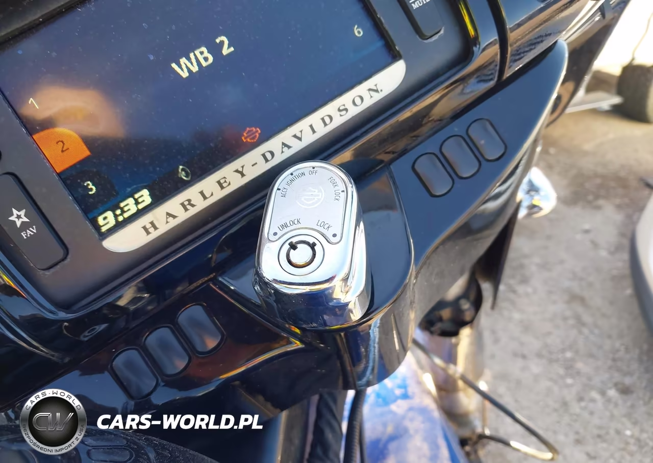2017 Harley-Davidson Flhxs Street Glide Special VIN:1HD1KRC35HB687399 - 11