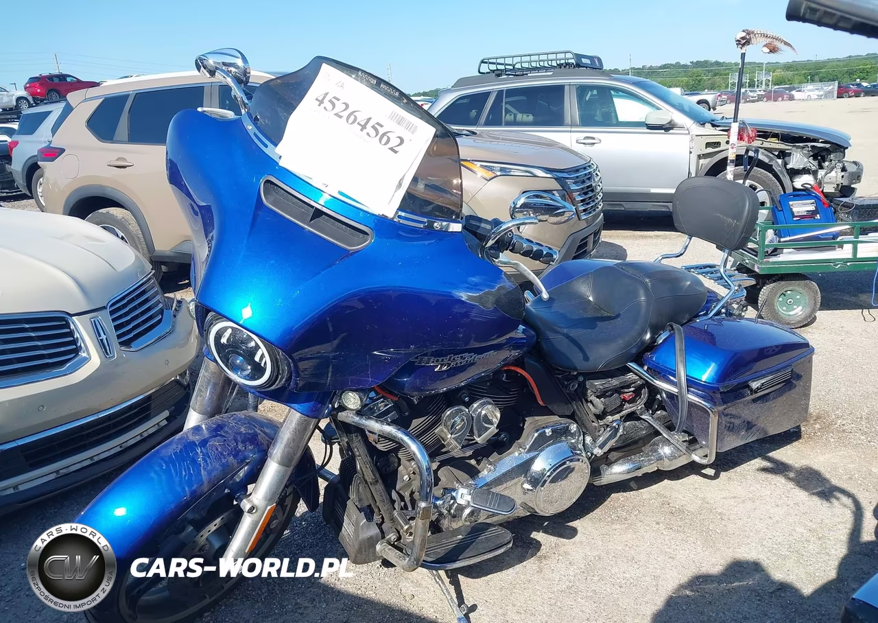 2017 Harley-Davidson Flhxs Street Glide Special VIN:1HD1KRC35HB687399 - 2