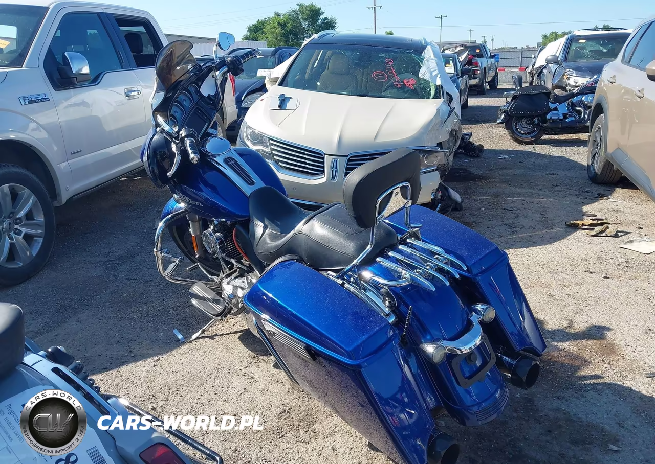 2017 Harley-Davidson Flhxs Street Glide Special VIN:1HD1KRC35HB687399 - 3