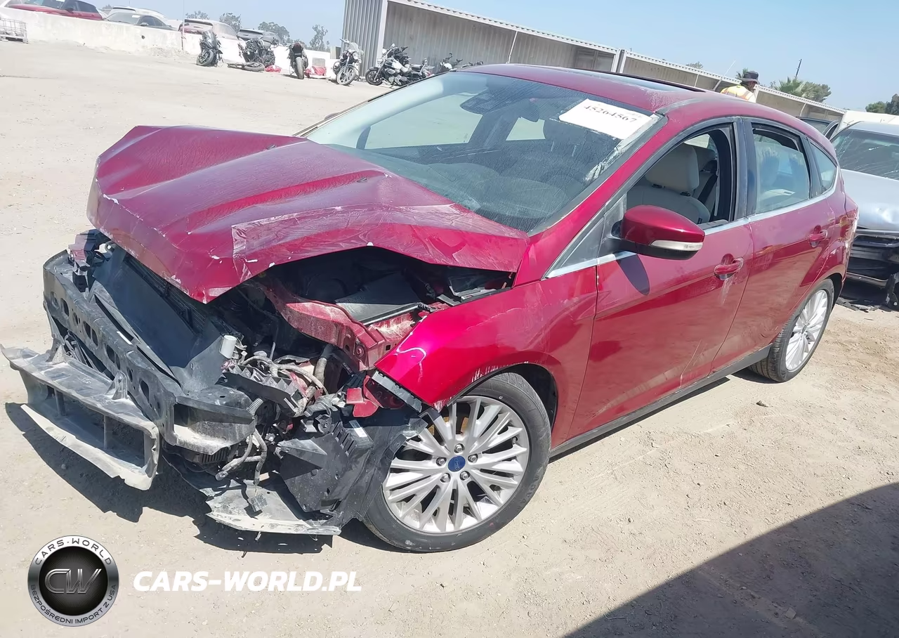 2015 Ford Focus Titanium VIN:1FADP3N23FL261757 - 2