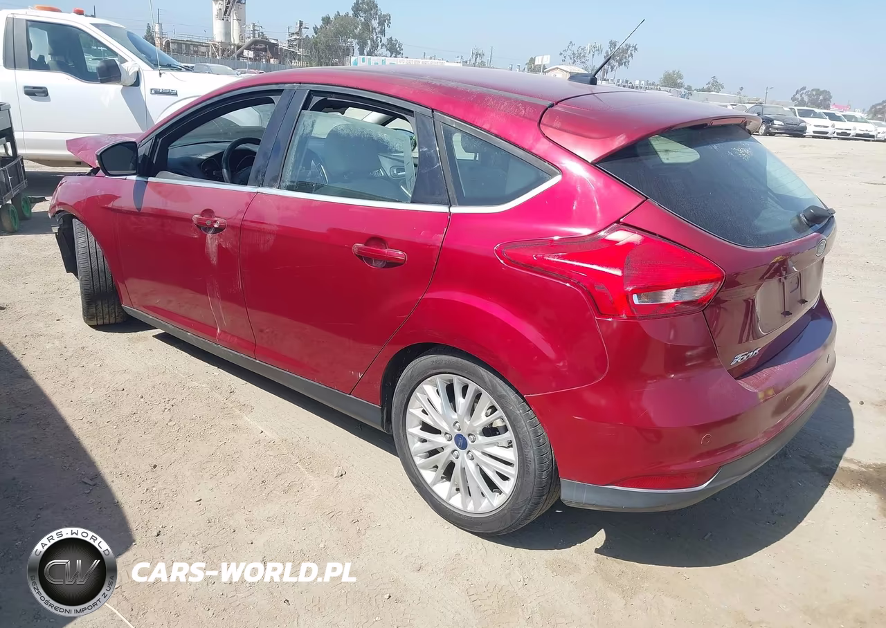 2015 Ford Focus Titanium VIN:1FADP3N23FL261757 - 3