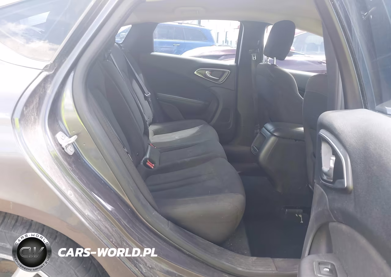 2015 Chrysler 200 Limited VIN:1C3CCCAB2FN746908 - 8