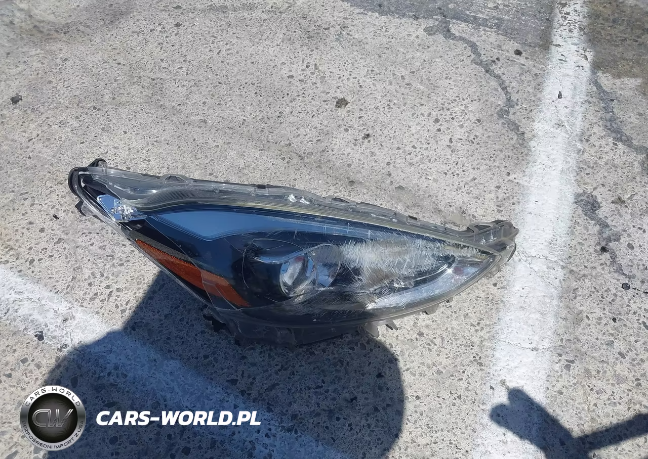 2018 Toyota Prius C Three VIN:JTDKDTB31J1601709 - 12