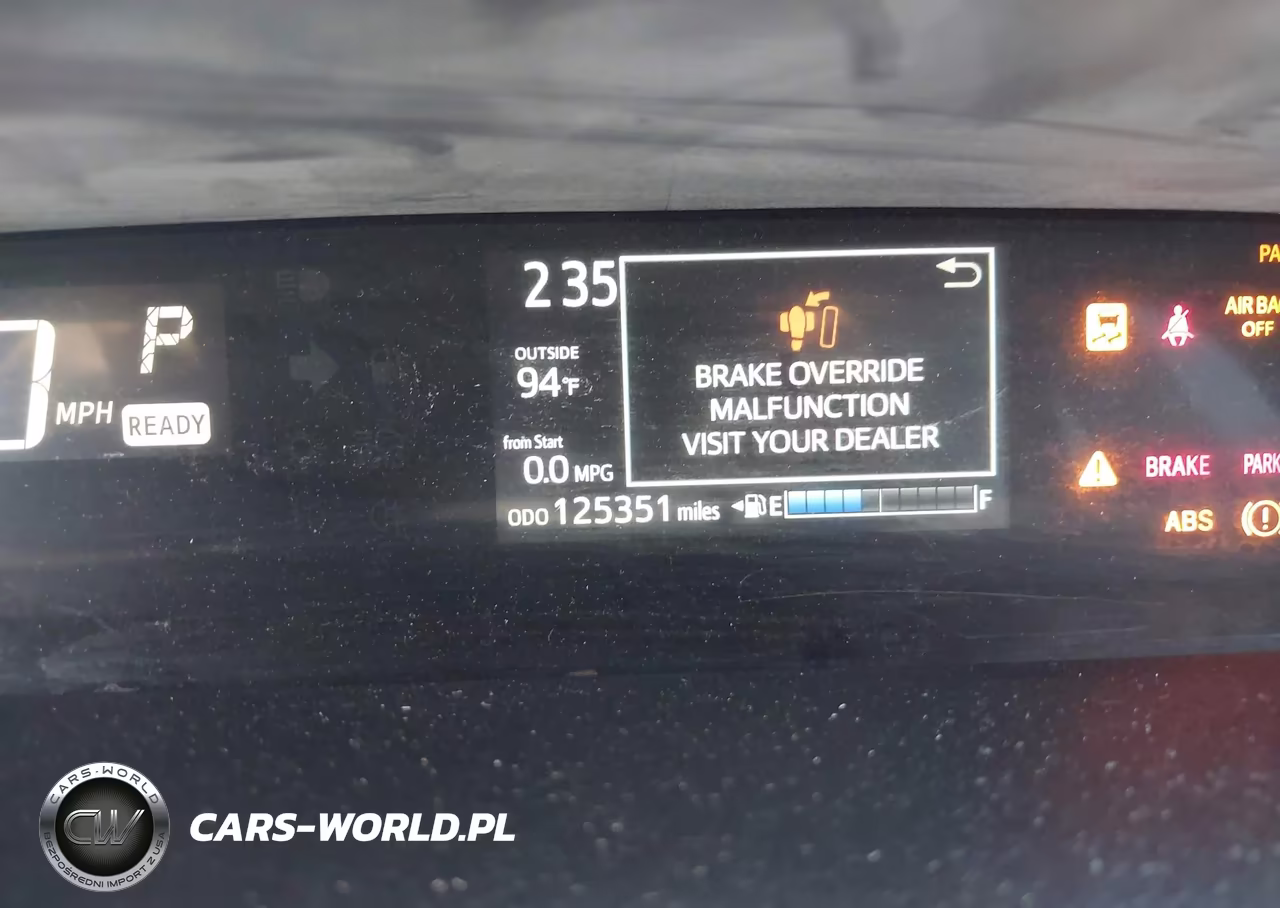 2018 Toyota Prius C Three VIN:JTDKDTB31J1601709 - 16