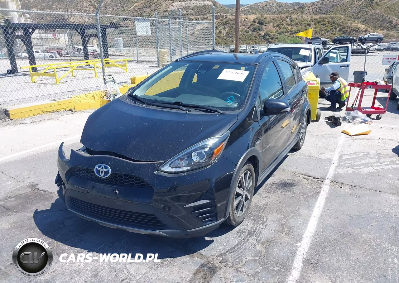2018 Toyota Prius C Three VIN:JTDKDTB31J1601709 - 2