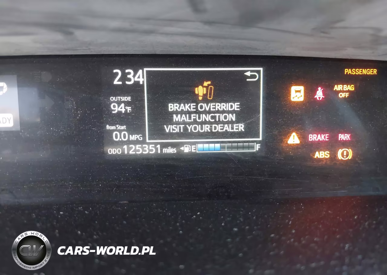 2018 Toyota Prius C Three VIN:JTDKDTB31J1601709 - 7