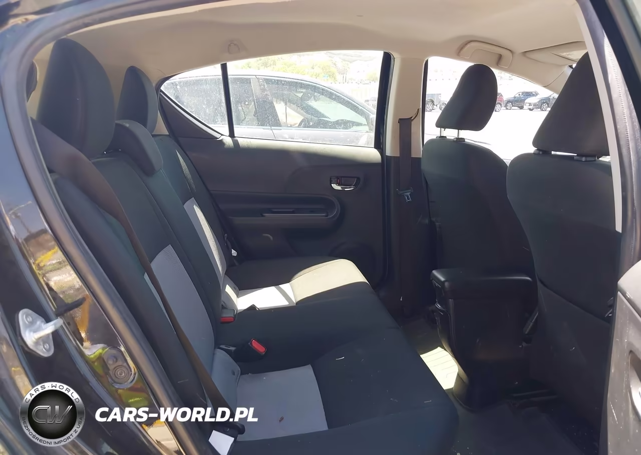 2018 Toyota Prius C Three VIN:JTDKDTB31J1601709 - 8