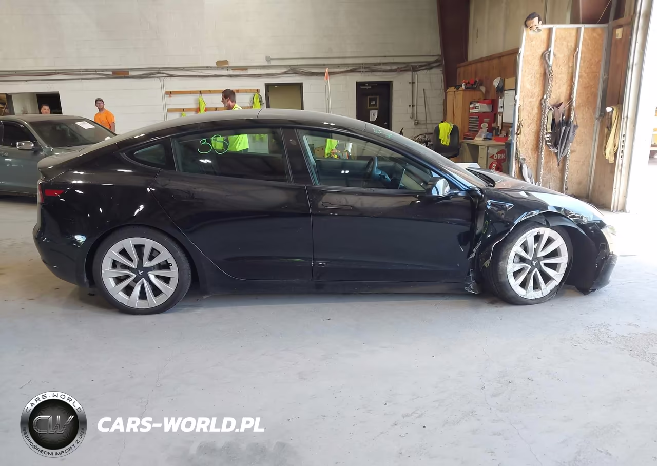 2021 Tesla Model 3 Standard Range Plus Rear-Wheel Drive VIN:5YJ3E1EA4MF851196 - 13