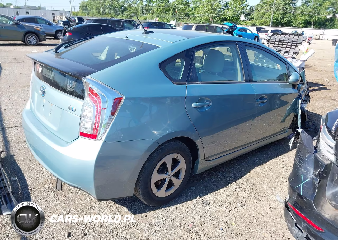 2012 Toyota Prius Three VIN:JTDKN3DU4C1579081 - 4