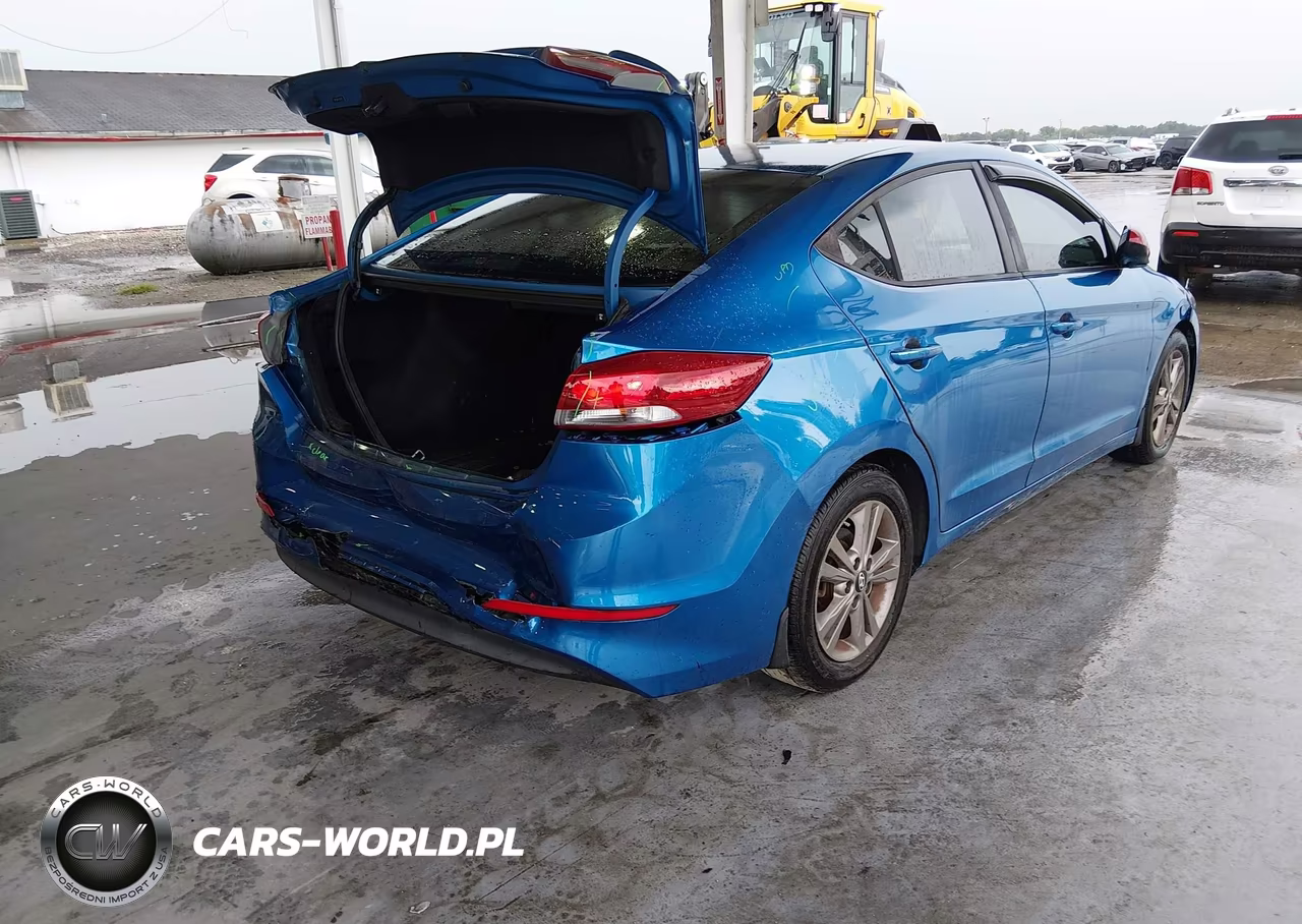 2018 Hyundai Elantra Value Edition VIN:5NPD84LF6JH358175 - 4