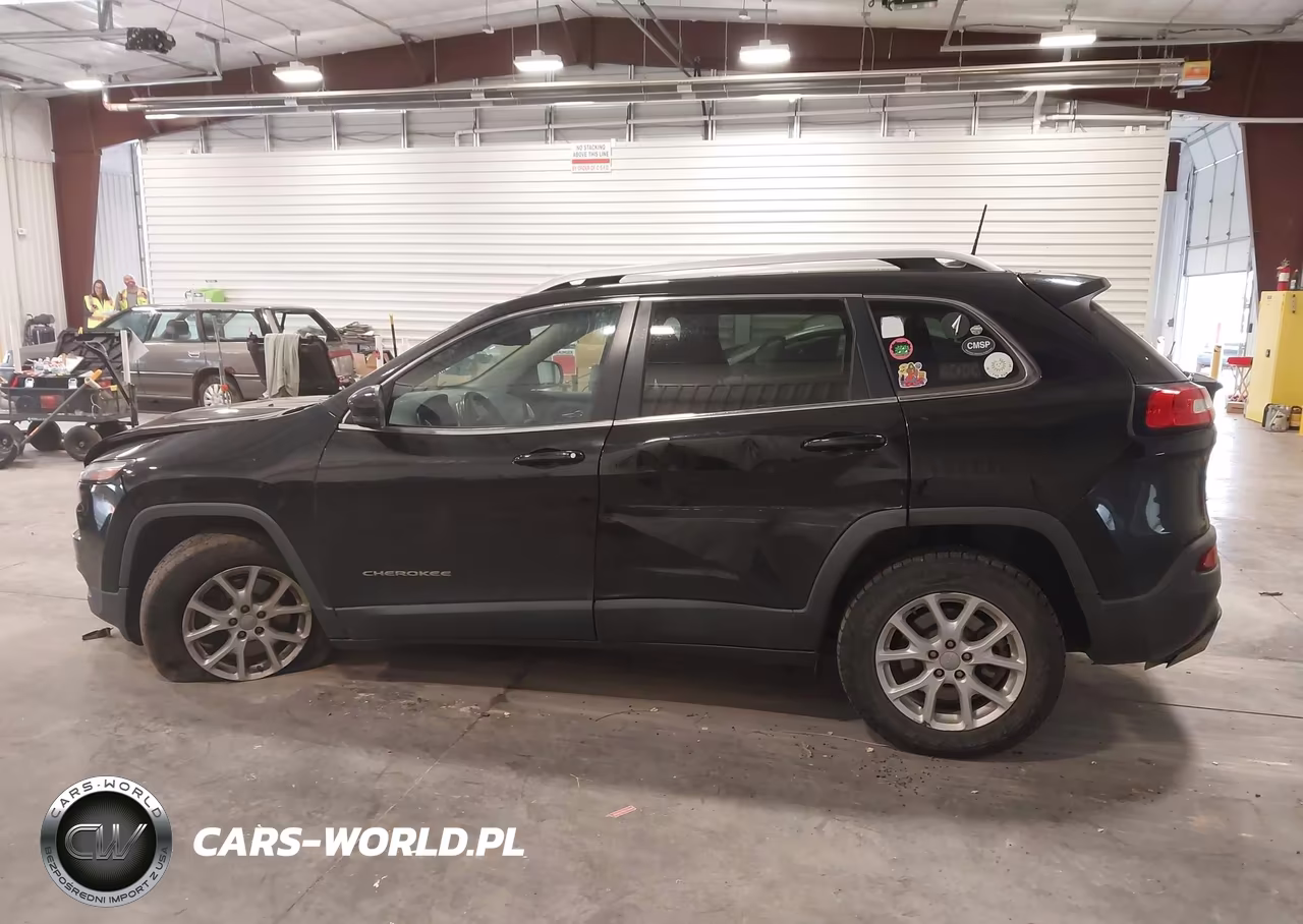 2017 Jeep Cherokee Latitude 4X4 VIN:1C4PJMCS7HW615217 - 14