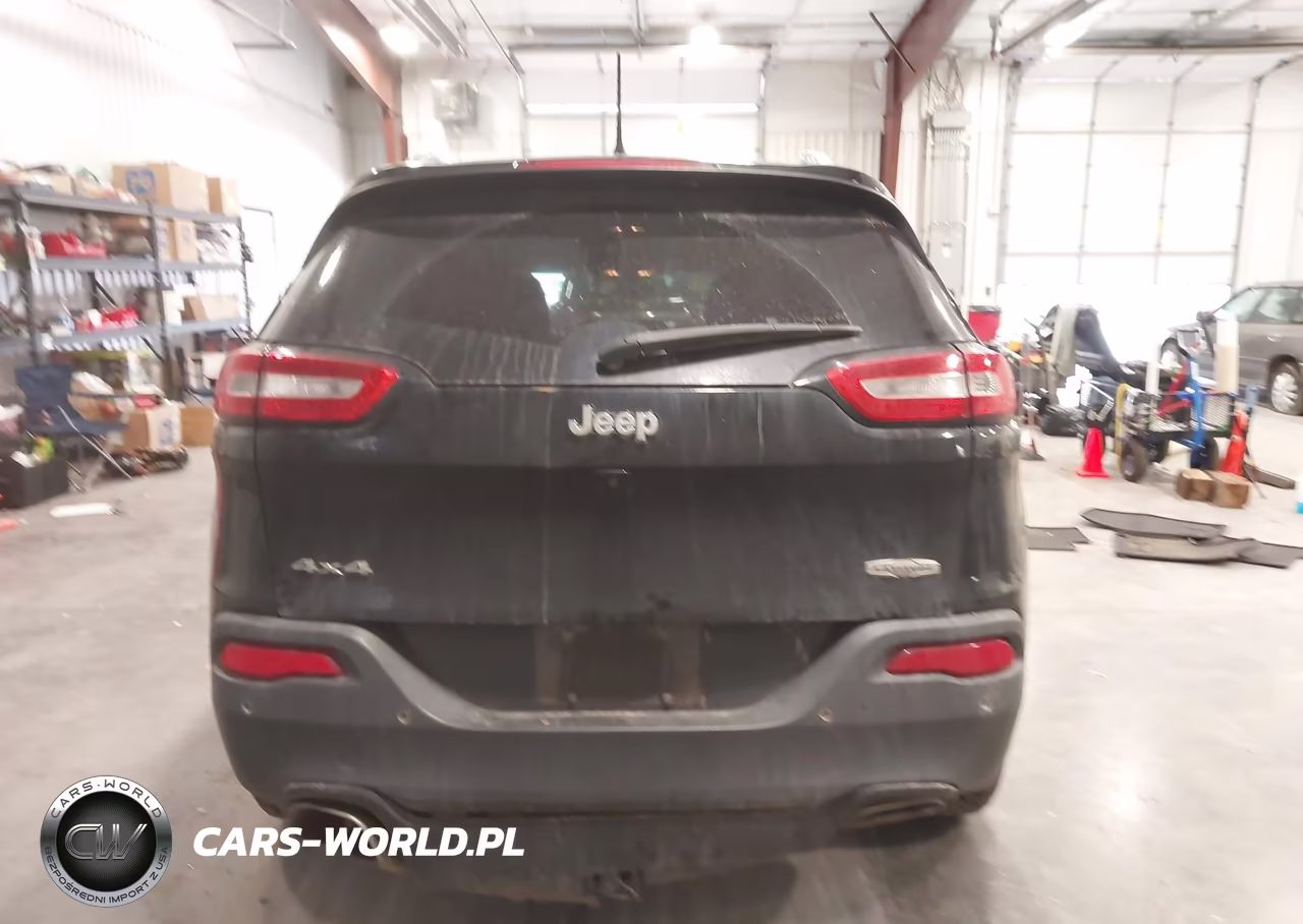2017 Jeep Cherokee Latitude 4X4 VIN:1C4PJMCS7HW615217 - 16