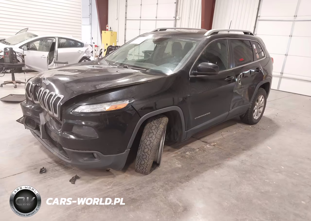 2017 Jeep Cherokee Latitude 4X4 VIN:1C4PJMCS7HW615217 - 2