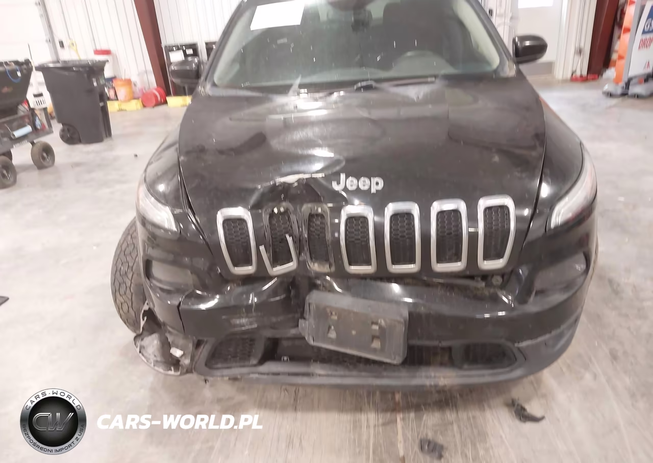 2017 Jeep Cherokee Latitude 4X4 VIN:1C4PJMCS7HW615217 - 6