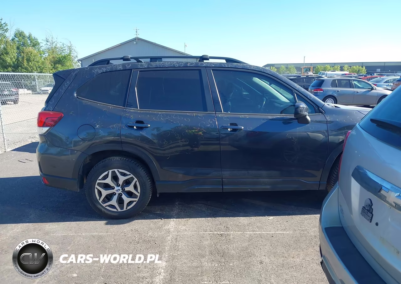 2019 Subaru Forester Premium VIN:JF2SKAGCXKH579402 - 13