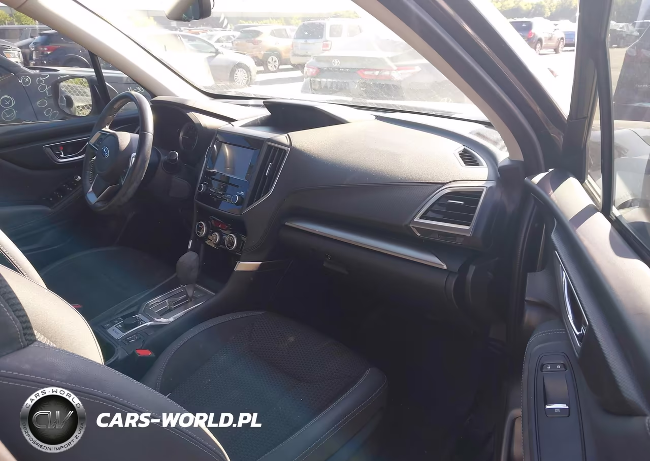 2019 Subaru Forester Premium VIN:JF2SKAGCXKH579402 - 5