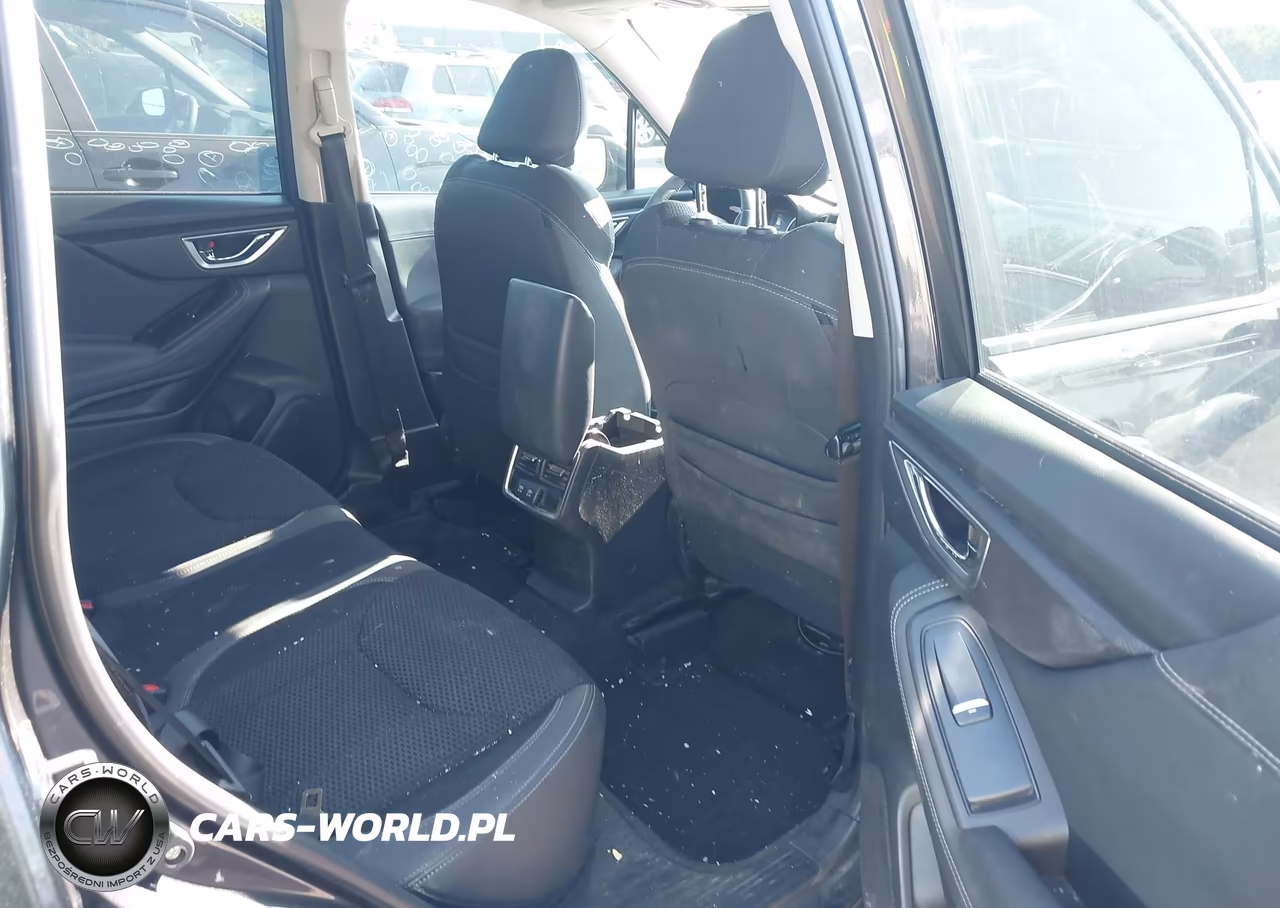 2019 Subaru Forester Premium VIN:JF2SKAGCXKH579402 - 8