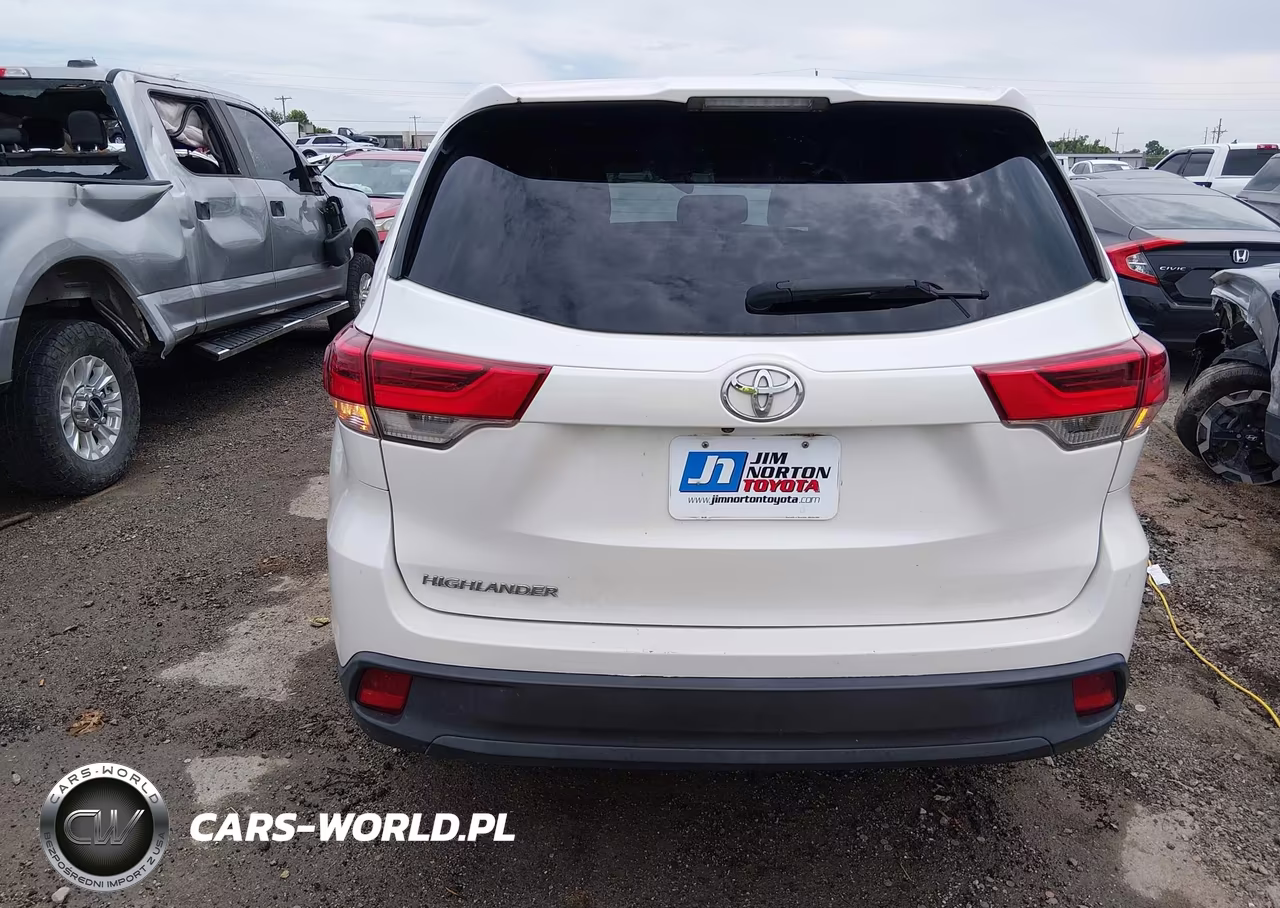 2019 Toyota Highlander Le VIN:5TDZZRFH9KS333733 - 17