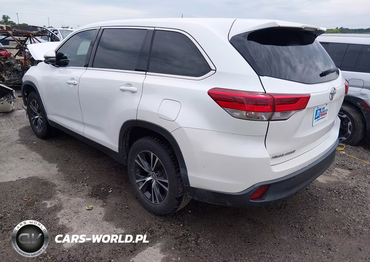 2019 Toyota Highlander Le VIN:5TDZZRFH9KS333733 - 3