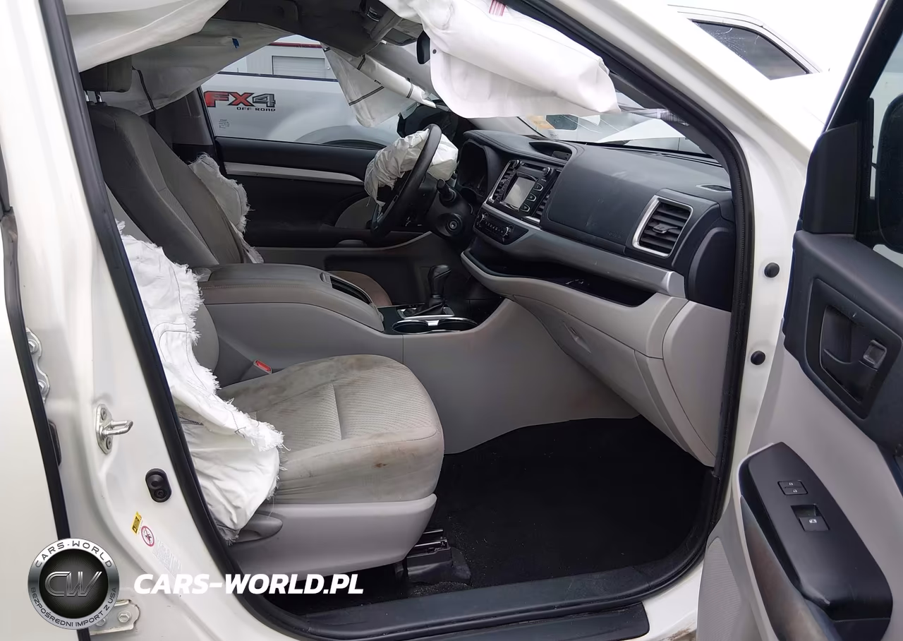 2019 Toyota Highlander Le VIN:5TDZZRFH9KS333733 - 5