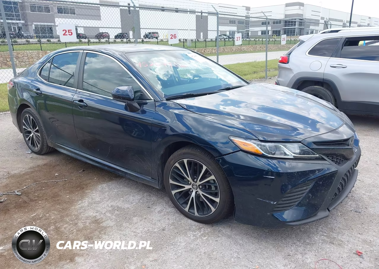 2020 Toyota Camry Se – zdjęcie 1 z 17