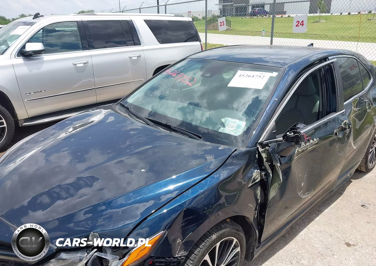 2020 Toyota Camry Se VIN:4T1G11AKXLU894342 - 17