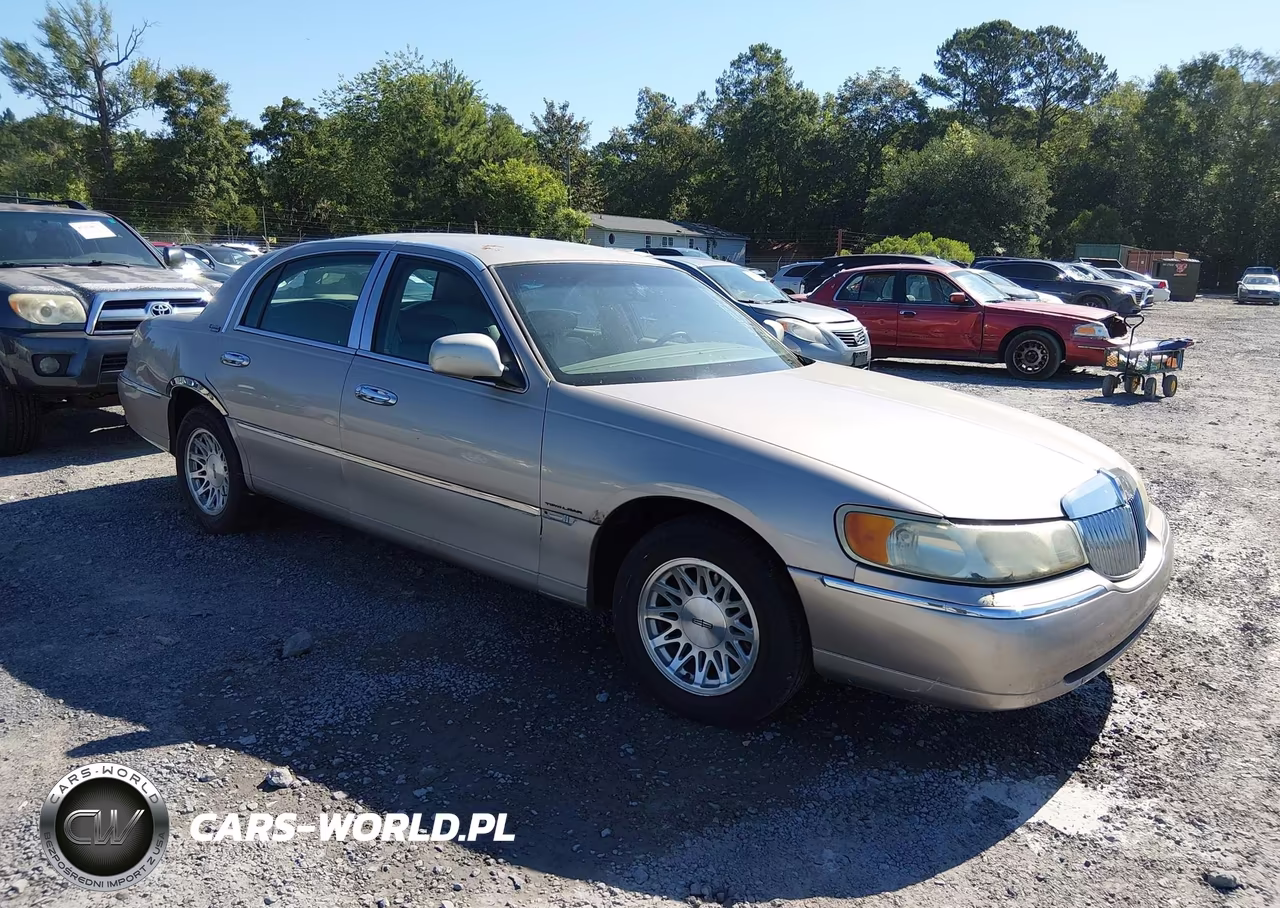 2001 Lincoln Town Car Executive