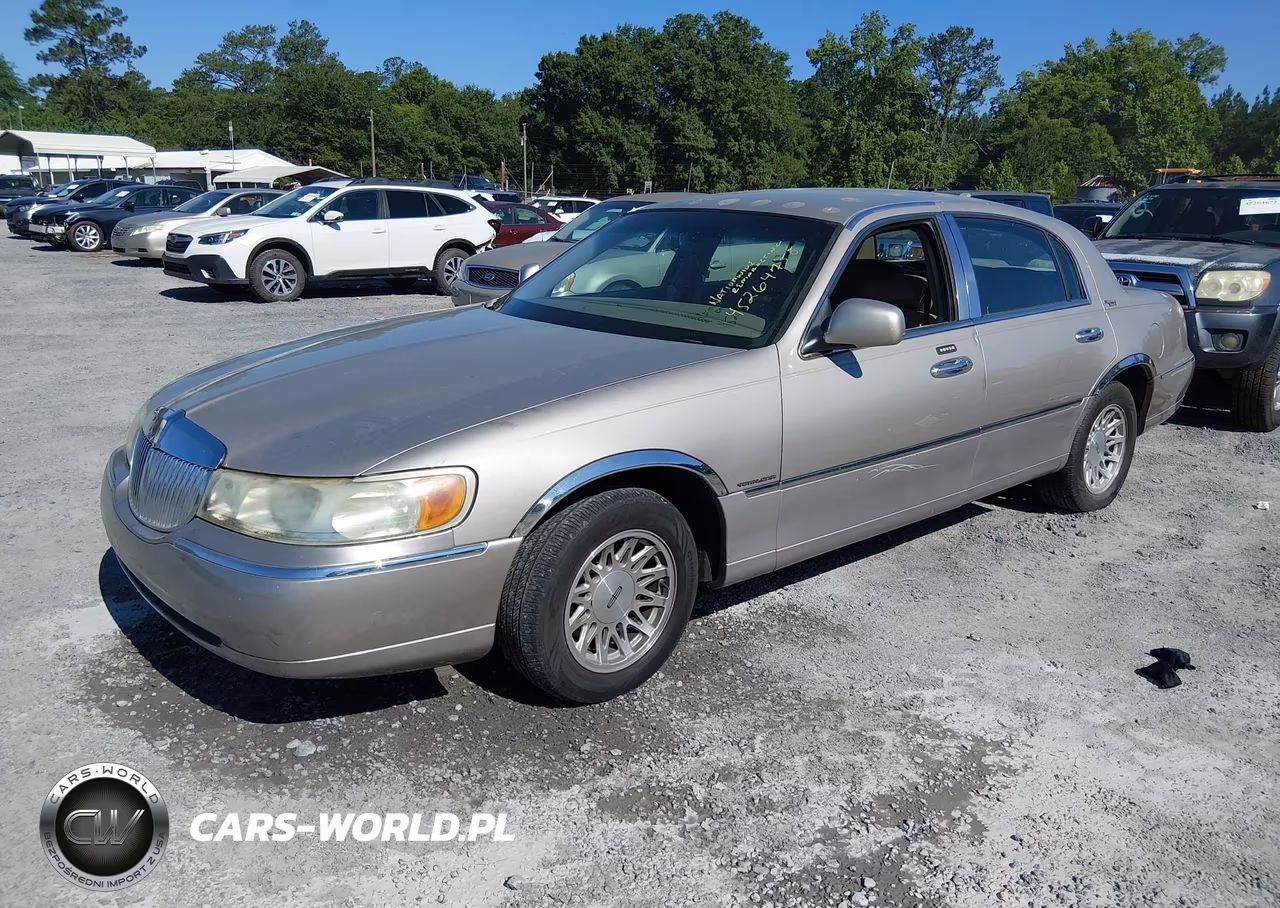 2001 Lincoln Town Car Executive VIN:1LNHM81W31Y710291 - 2