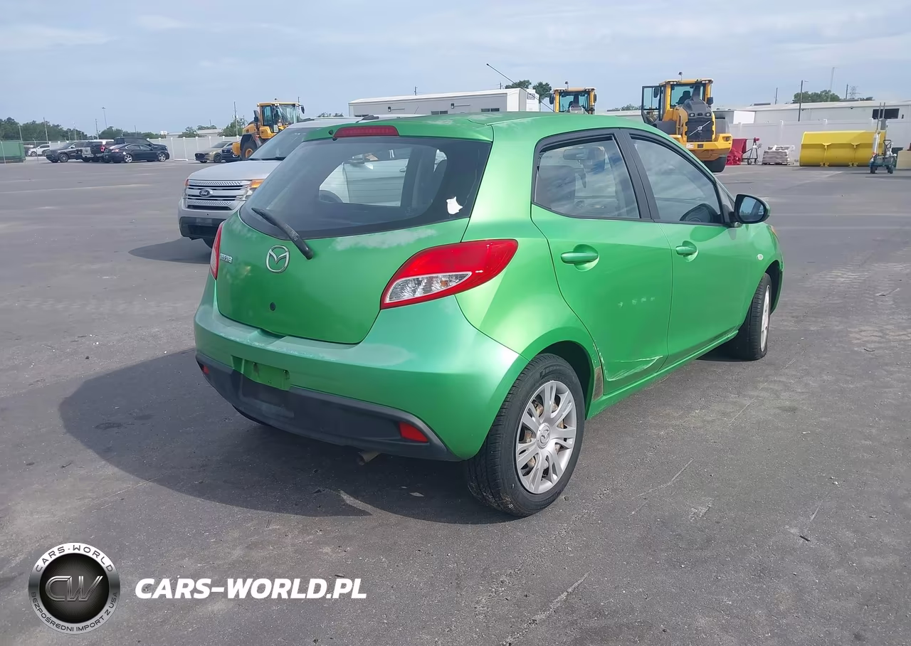 2011 Mazda Mazda2 Sport VIN:JM1DE1HYXB0129482 - 4