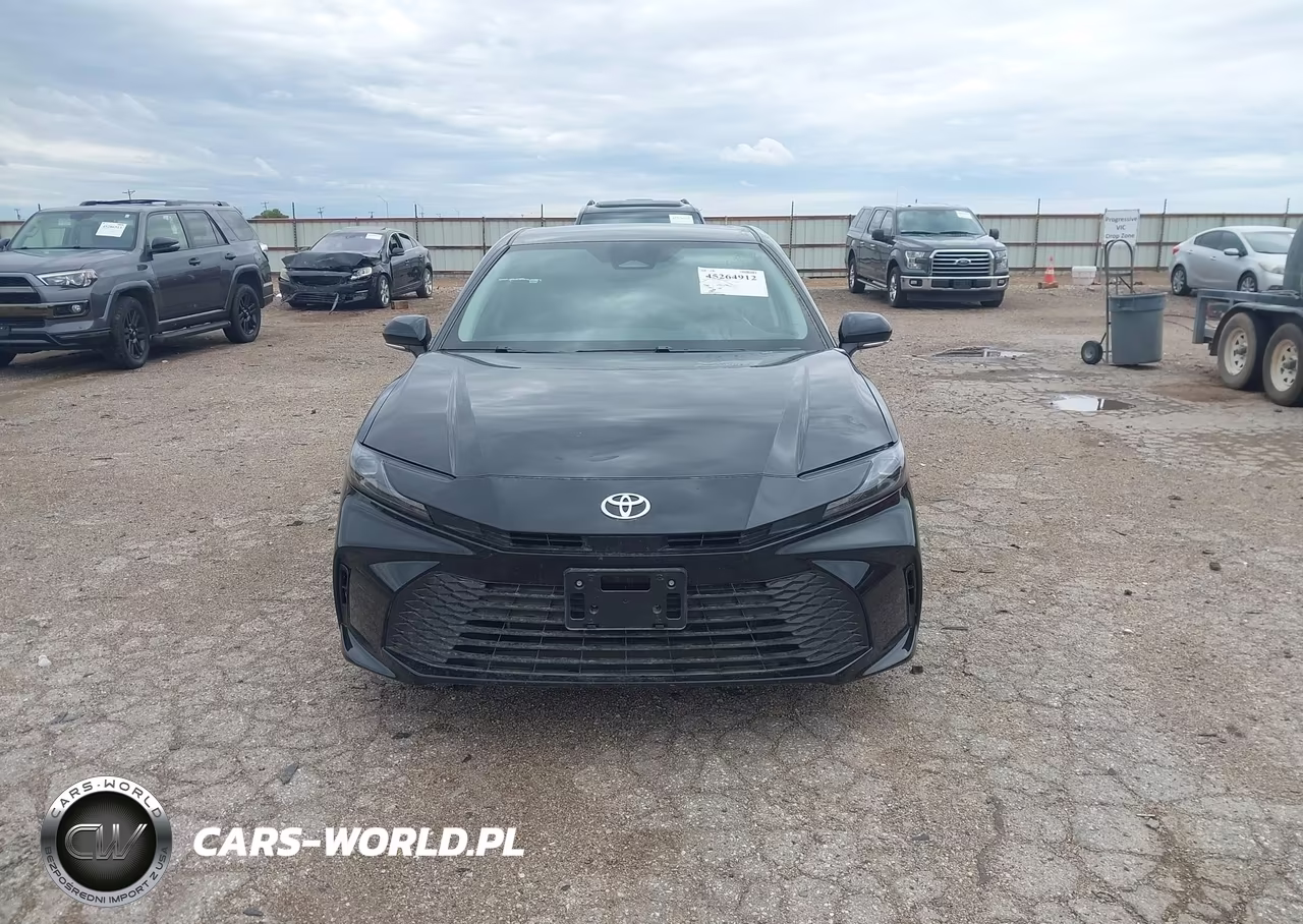 2025 Toyota Camry Le VIN:4T1DAACK2SU641000 - 13