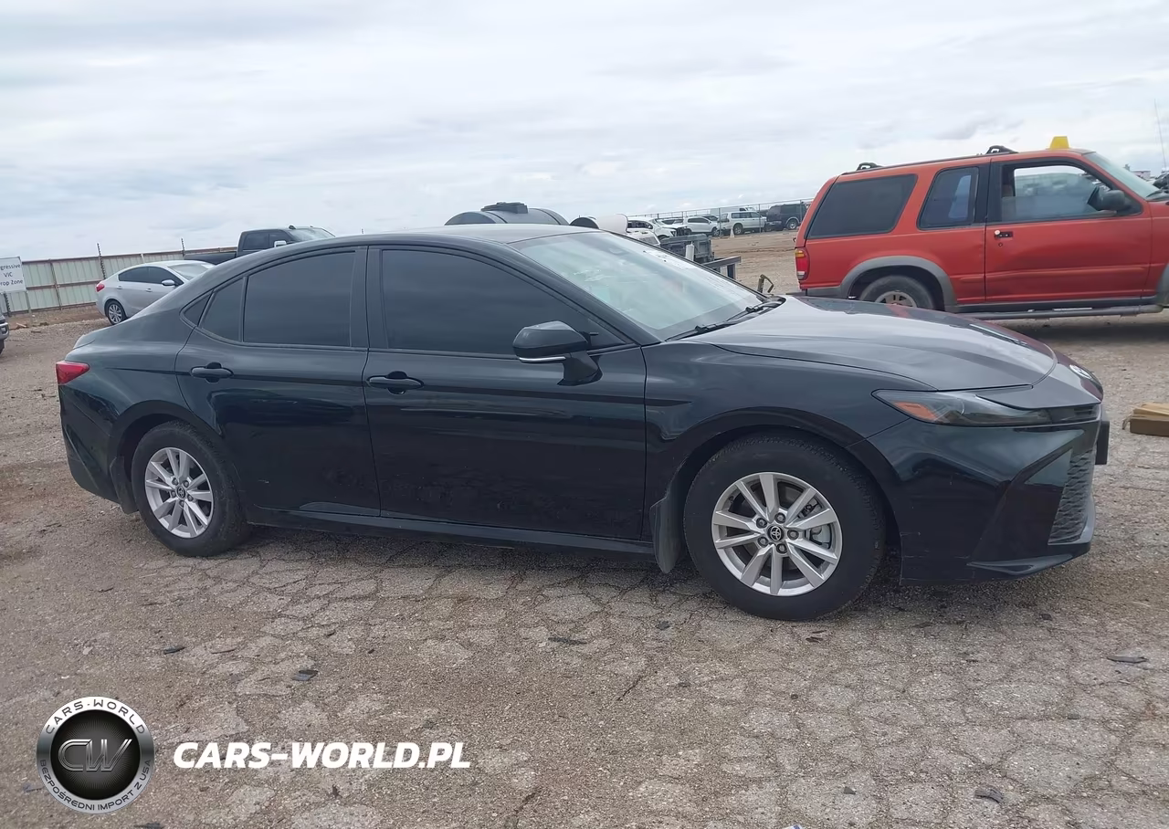 2025 Toyota Camry Le VIN:4T1DAACK2SU641000 - 14