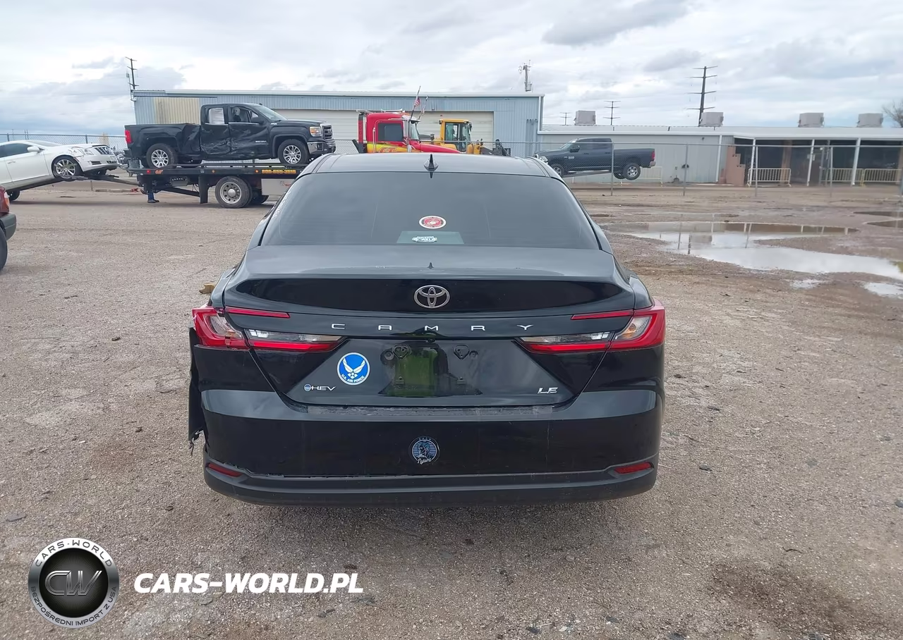2025 Toyota Camry Le VIN:4T1DAACK2SU641000 - 17