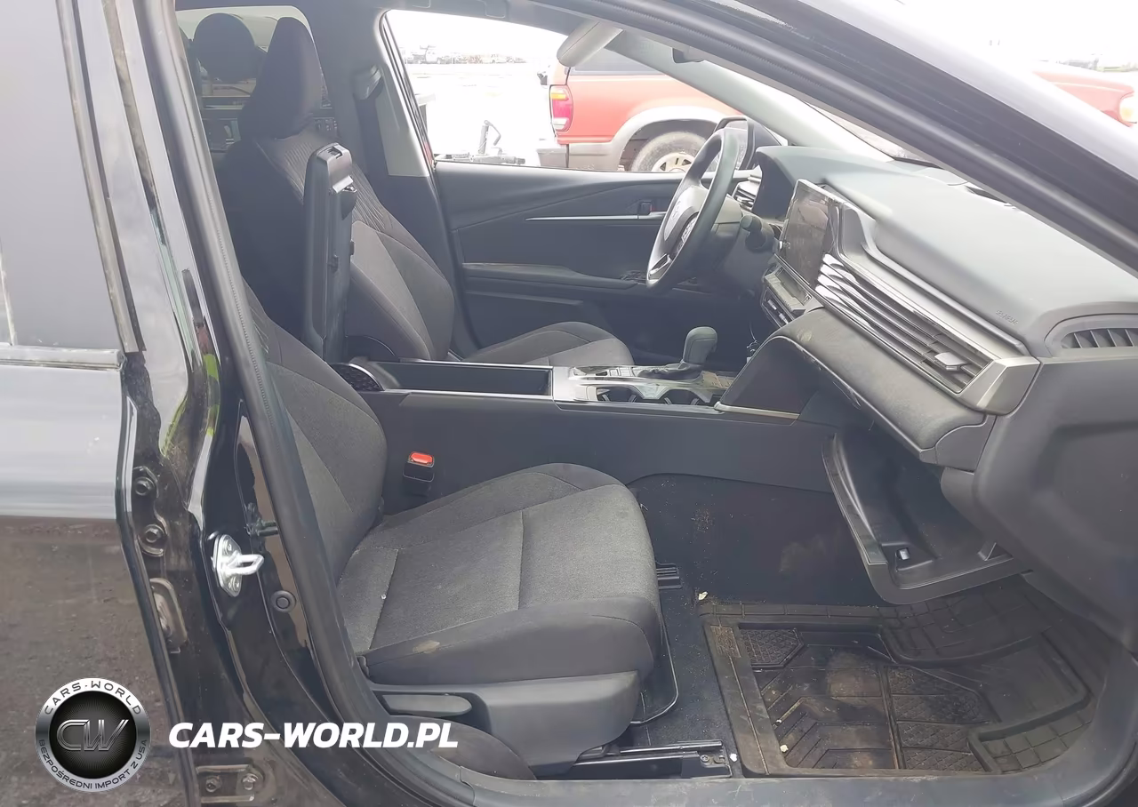 2025 Toyota Camry Le VIN:4T1DAACK2SU641000 - 5