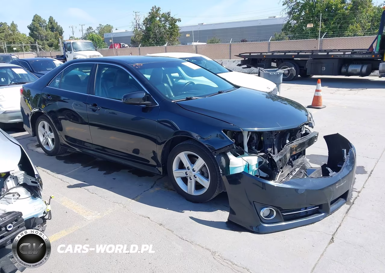 2013 Toyota Camry Se – zdjęcie 1 z 17