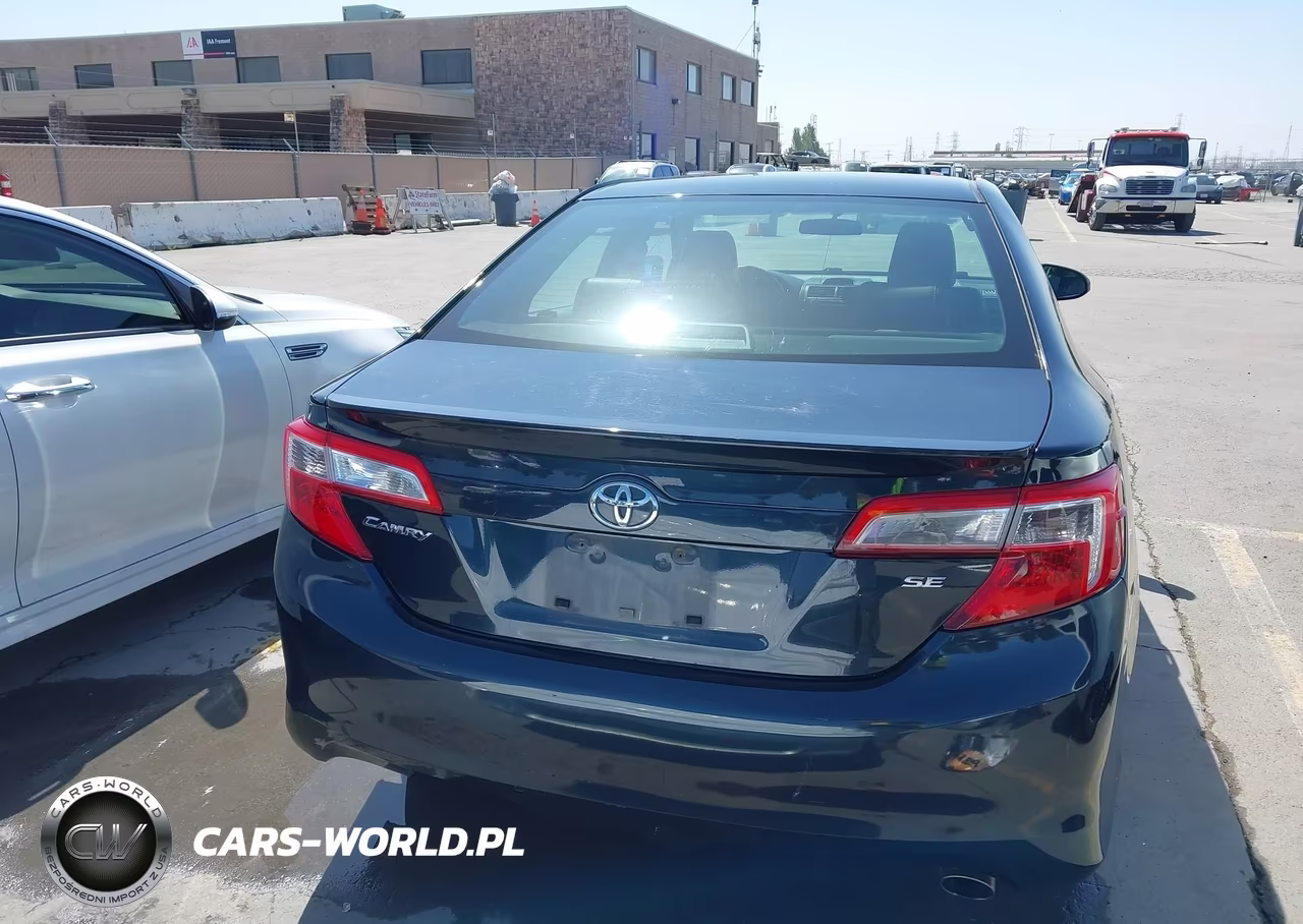 2013 Toyota Camry Se VIN:4T1BF1FK0DU640581 - 17
