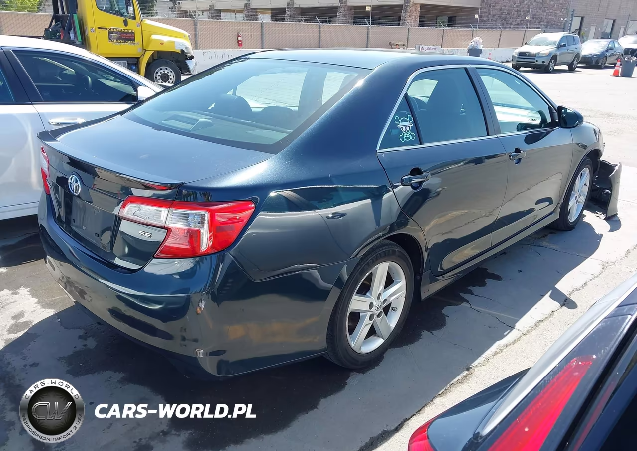 2013 Toyota Camry Se VIN:4T1BF1FK0DU640581 - 4