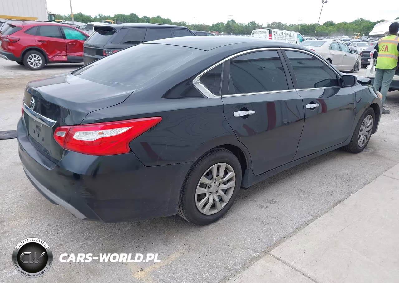 2016 Nissan Altima 2.5 S VIN:1N4AL3AP3GN321316 - 4