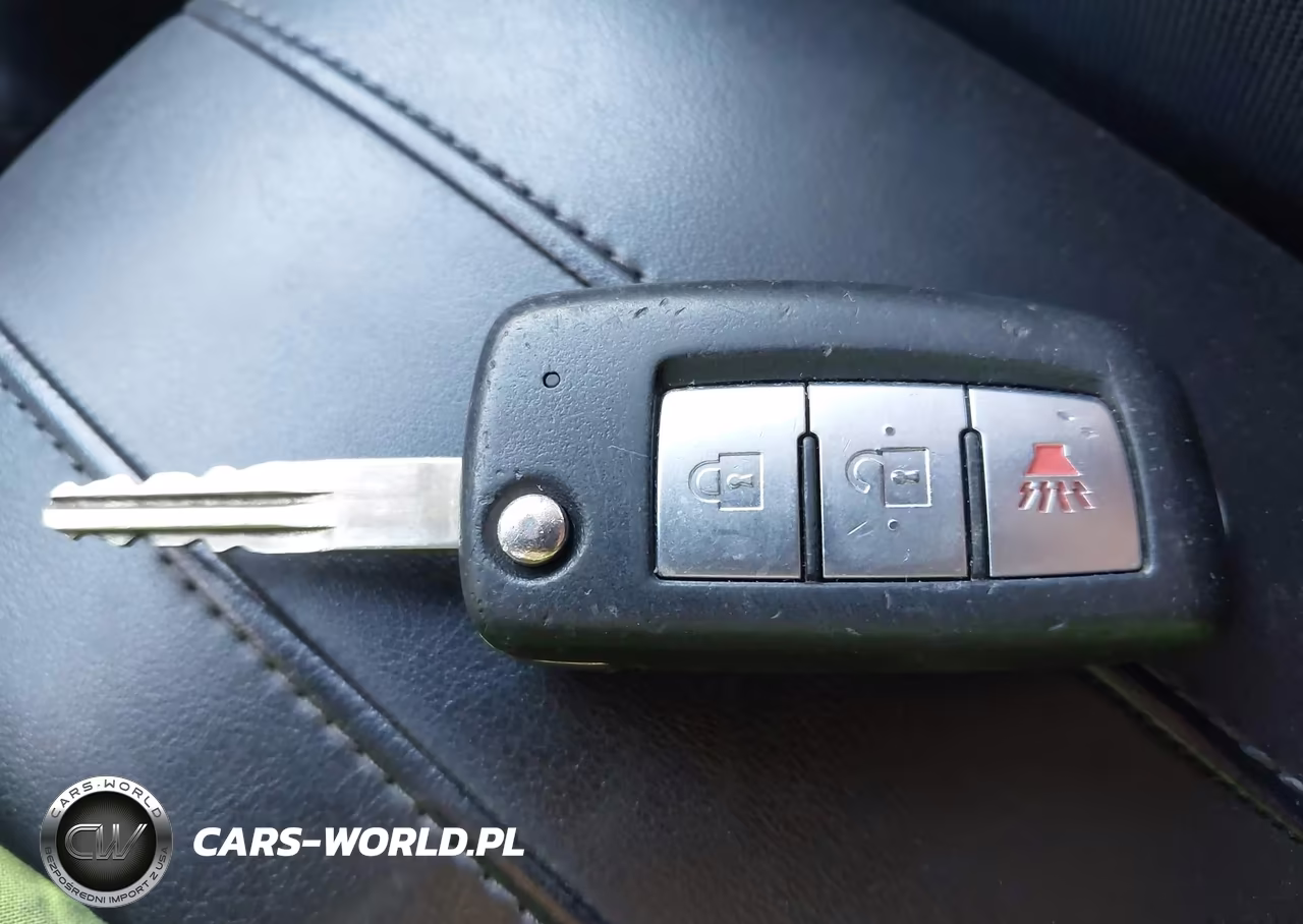 2018 Nissan Rogue S VIN:5N1AT2MV3JC850214 - 11