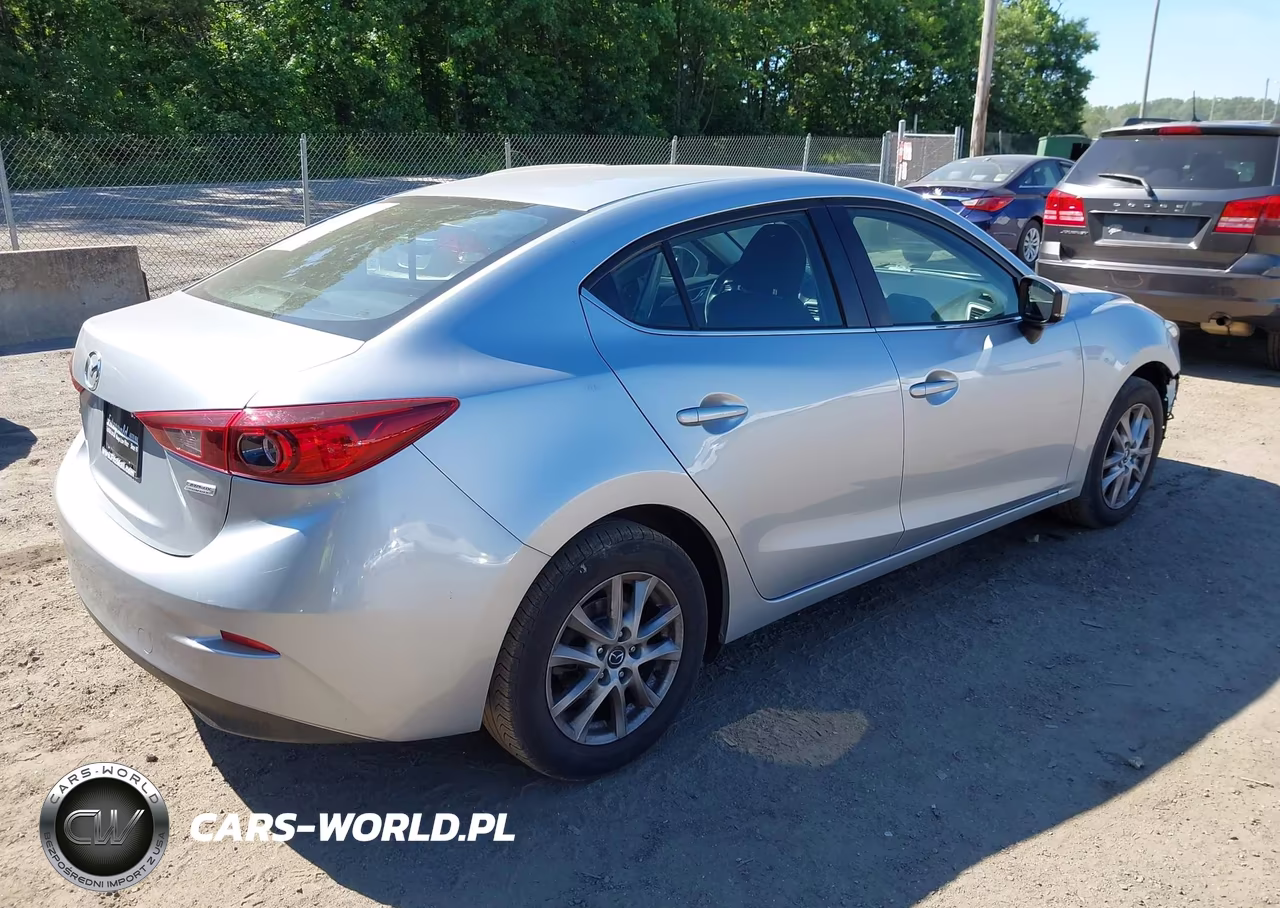 2018 Mazda Mazda3 Sport VIN:3MZBN1U76JM247834 - 4
